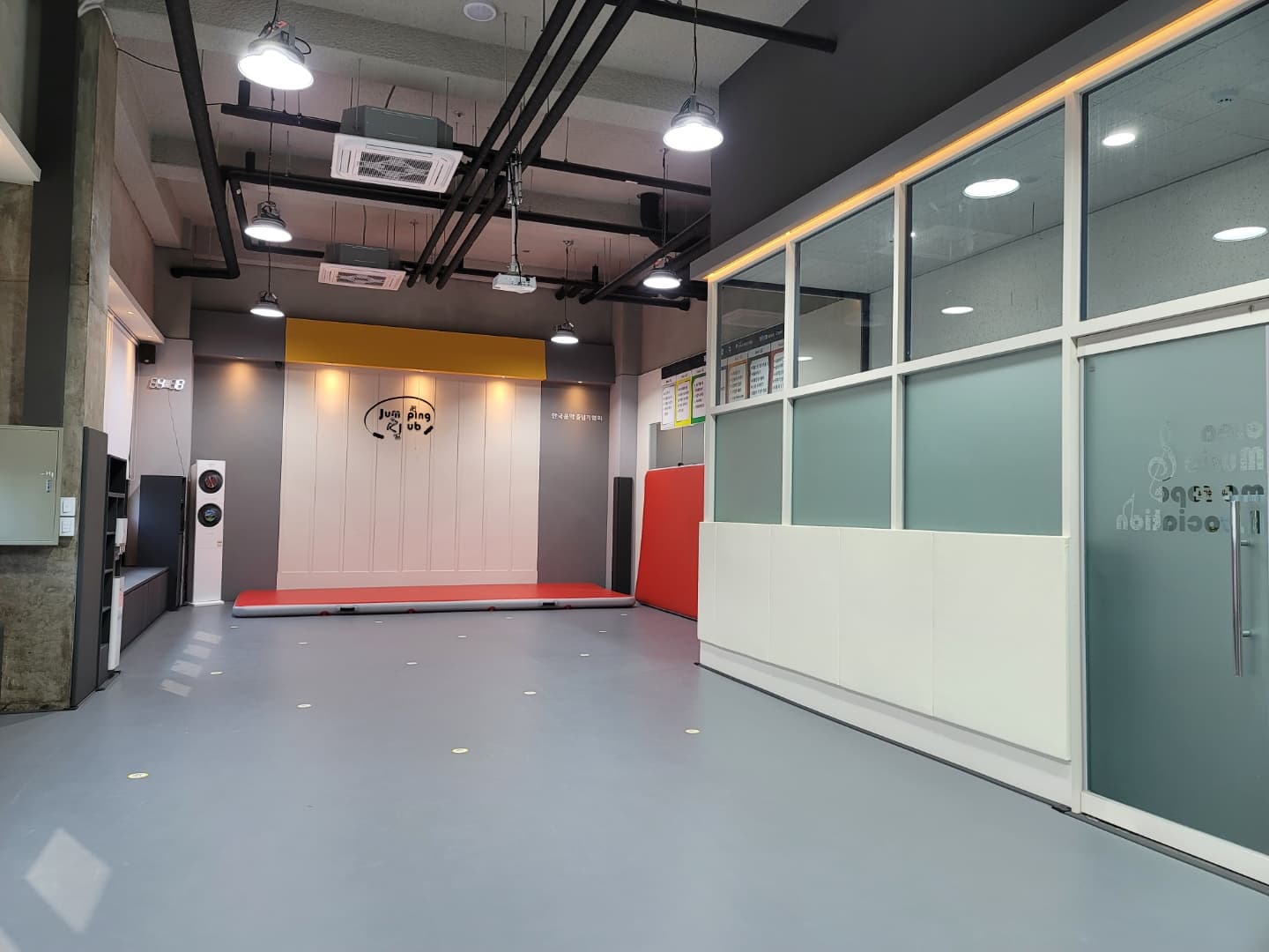 점핑클럽 동탄호수공원점 사진 2