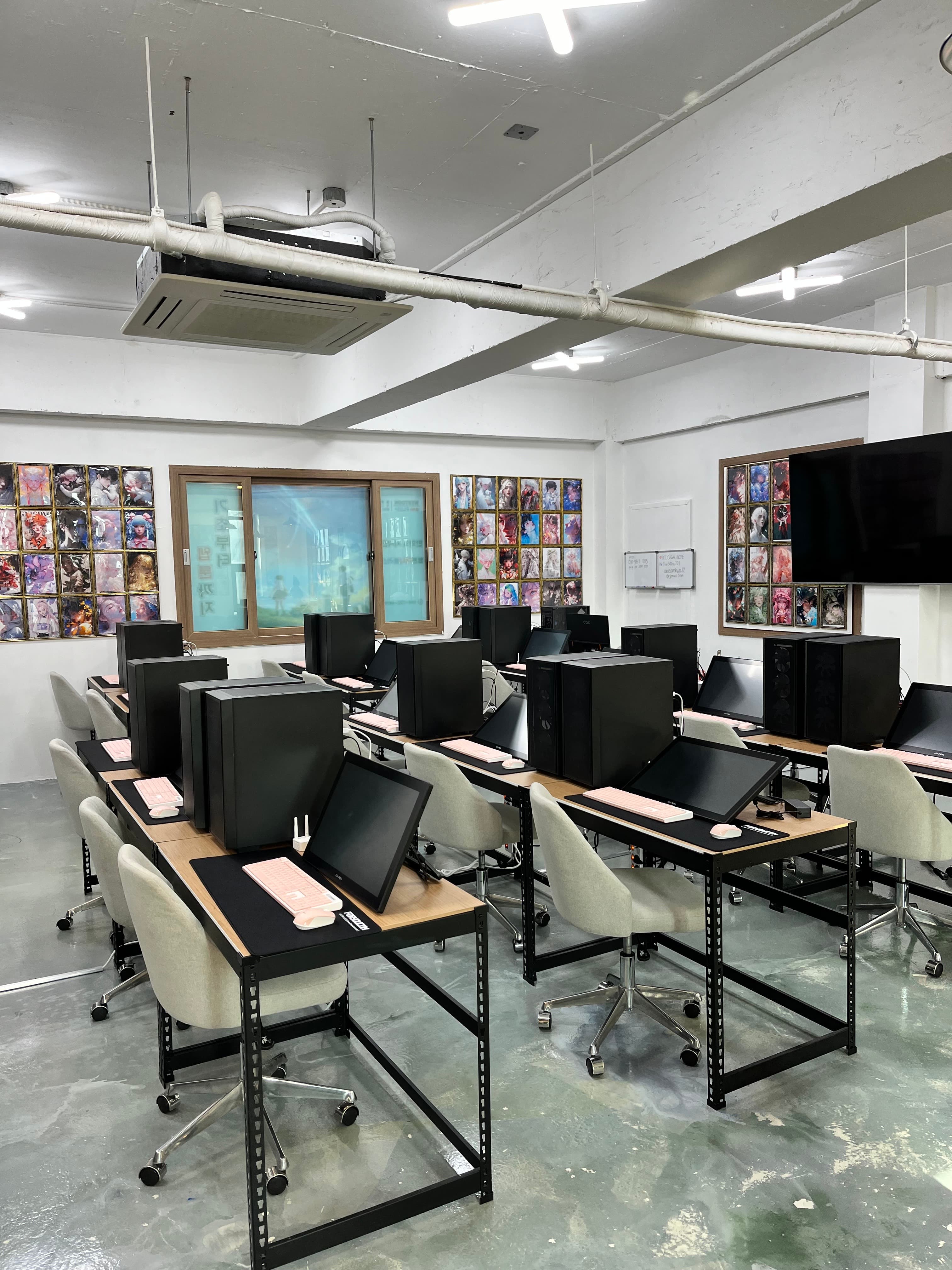웹툰애니플러스 미술학원 삼화점 사진 2