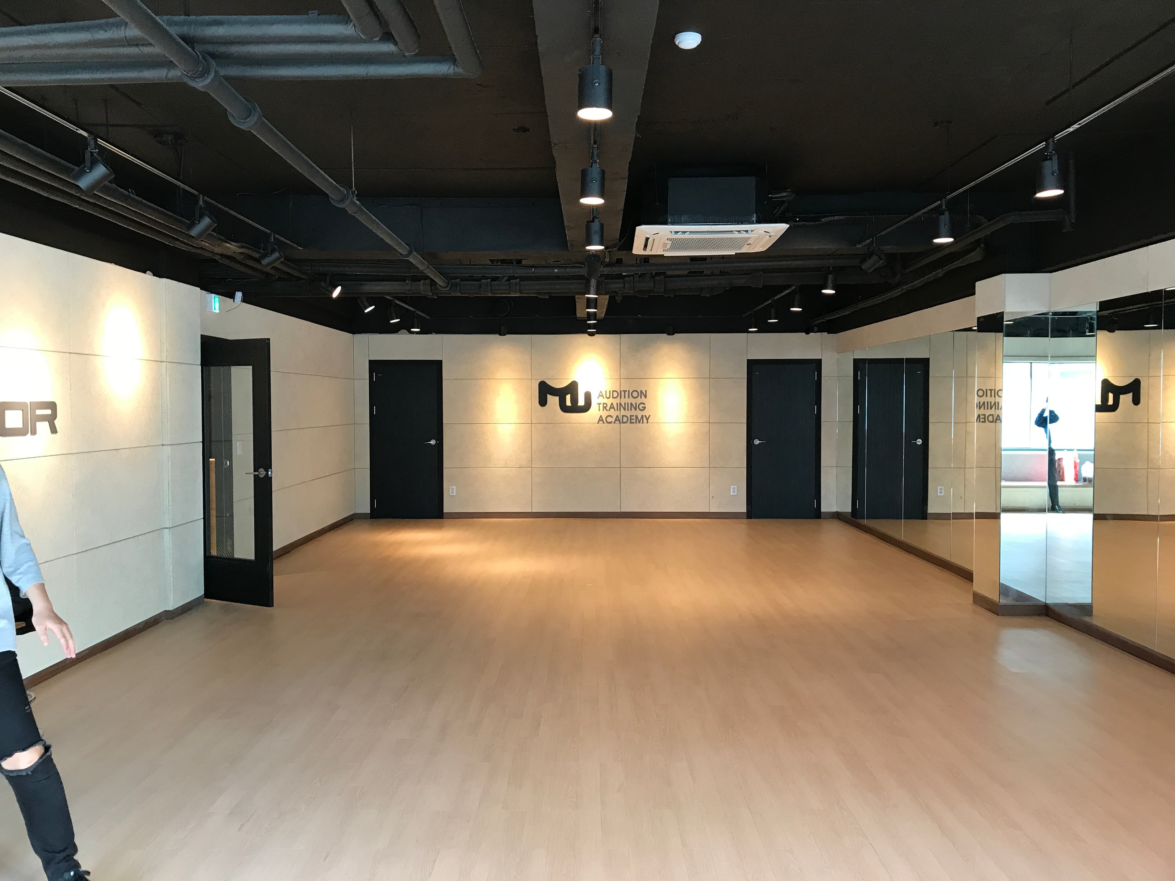 뮤닥터 강남점 본관 사진 1