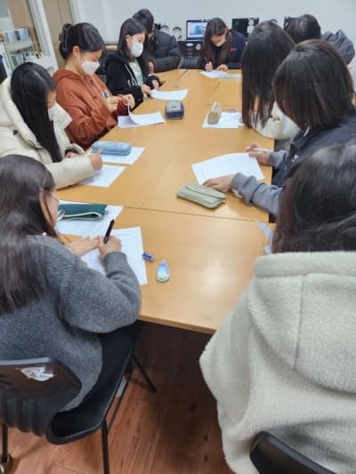 웬디스 리딩 사진 3