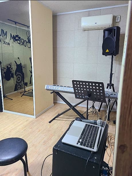 디엠 실용음악학원 사진 5