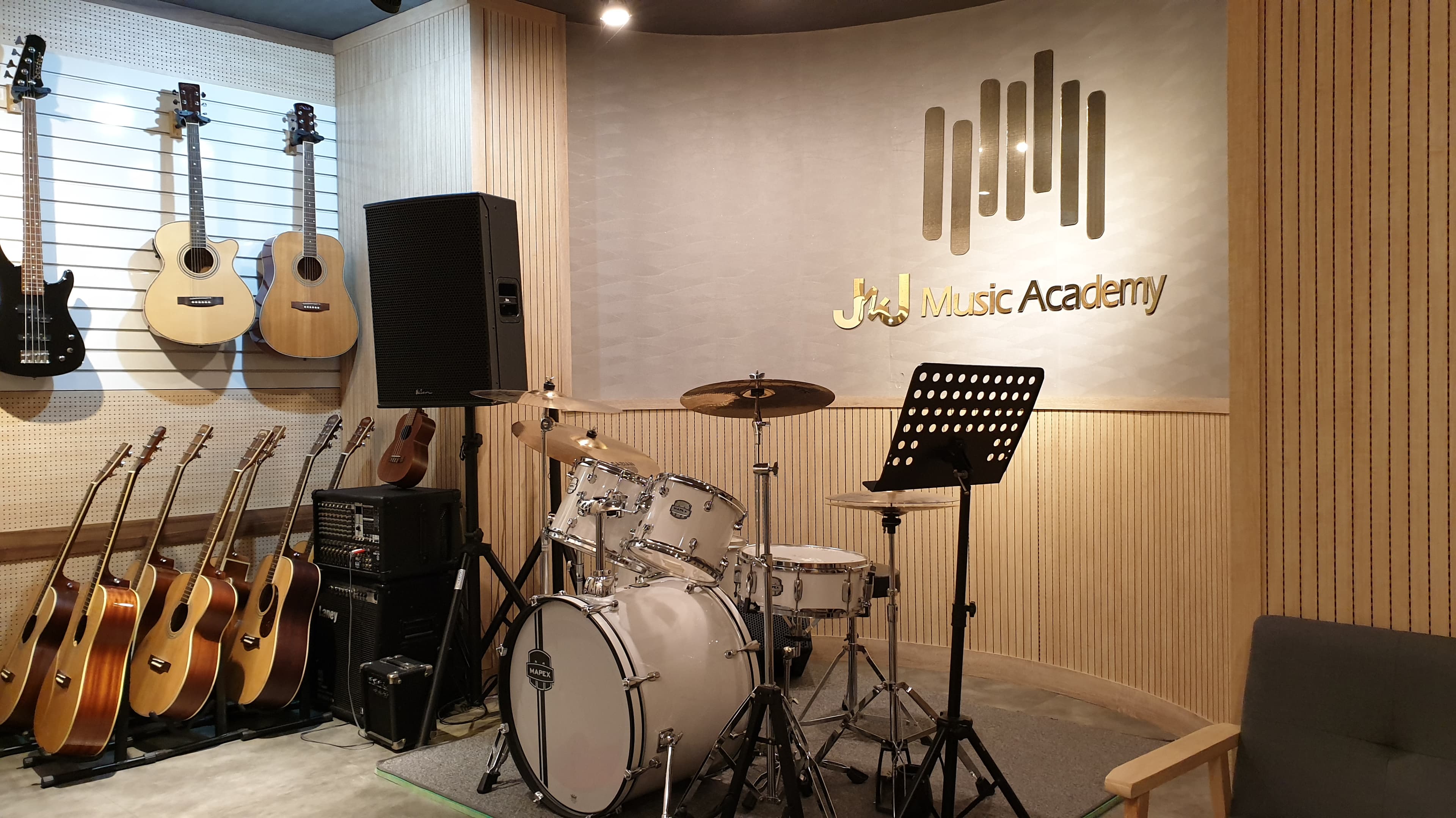 JNJ 실용음악학원 아산점 사진 1