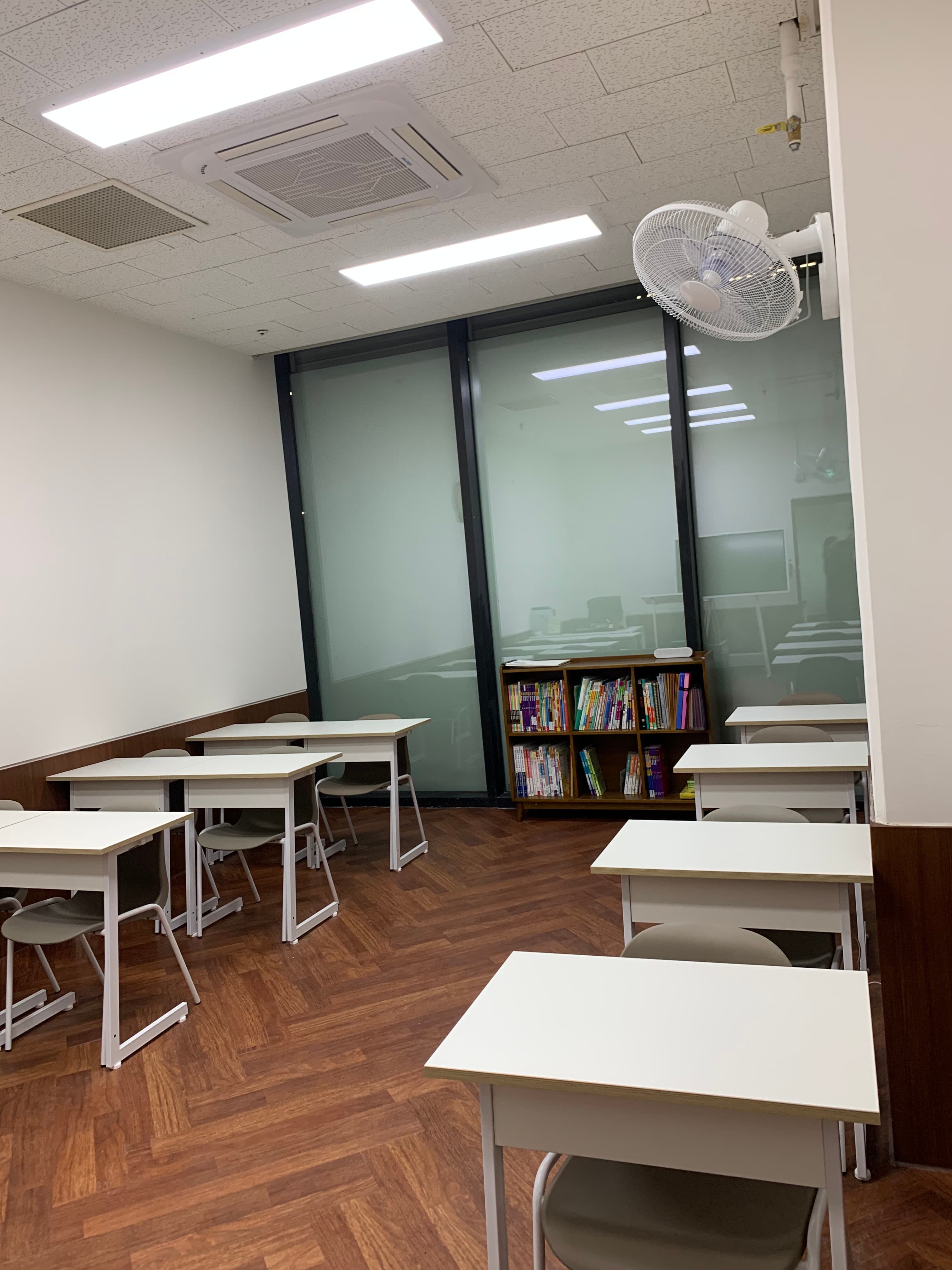 ECPlus 영어학원 사진 3