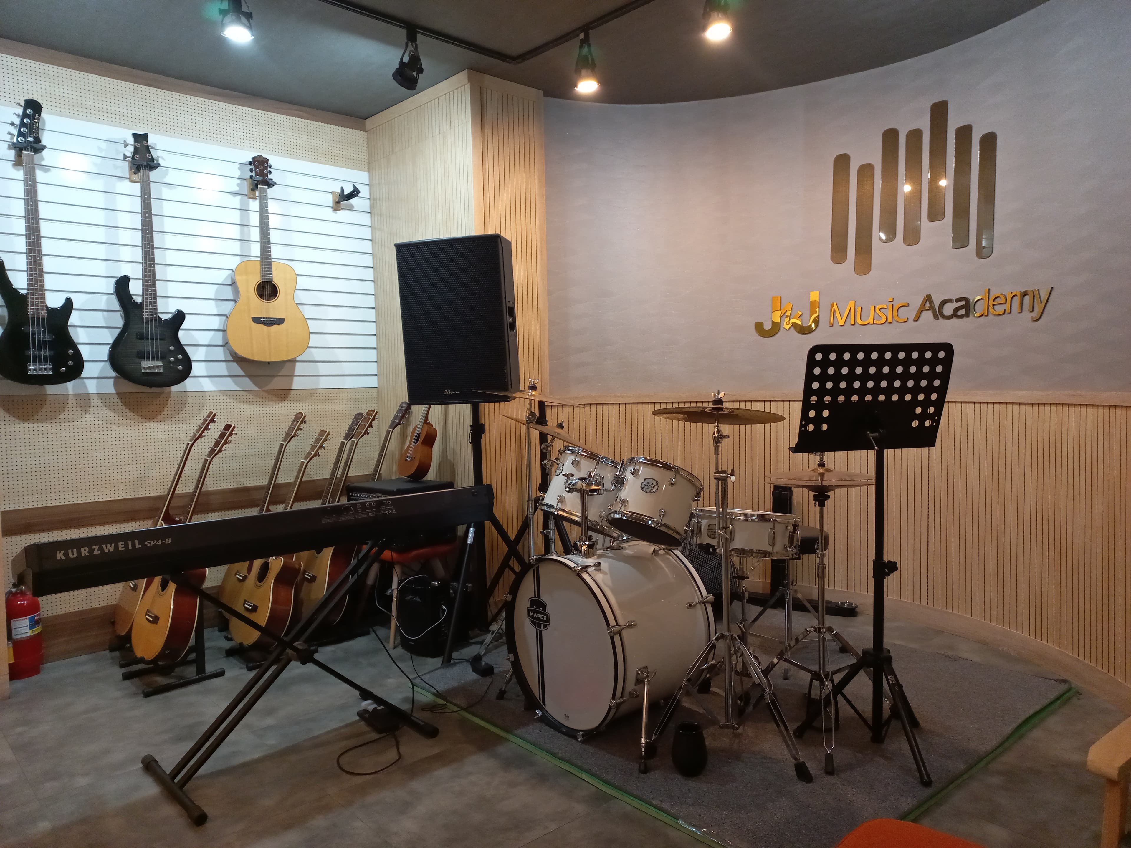 JNJ 실용음악학원 사진 1