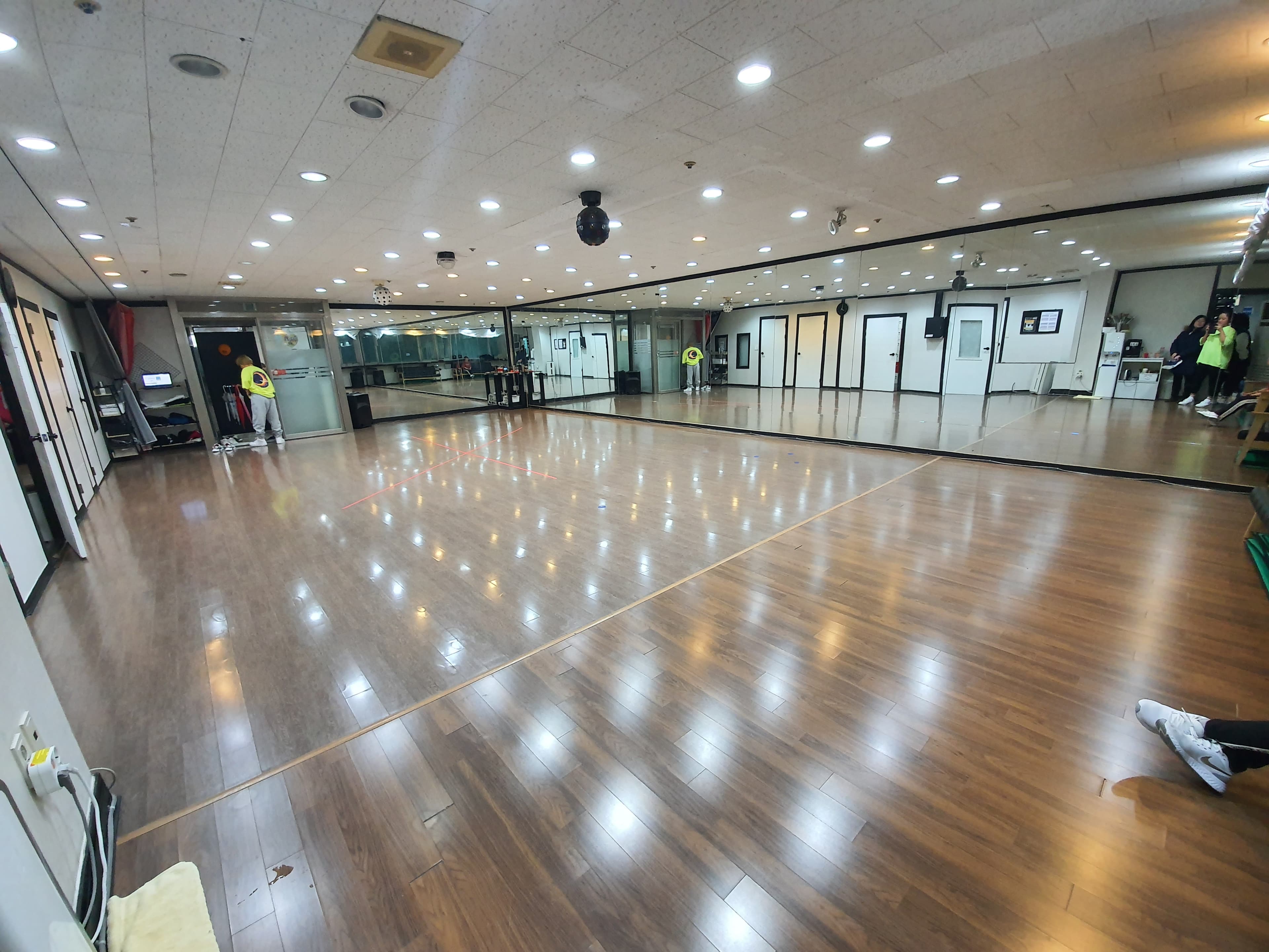 라인업 댄스앤휘트니스 사진 1