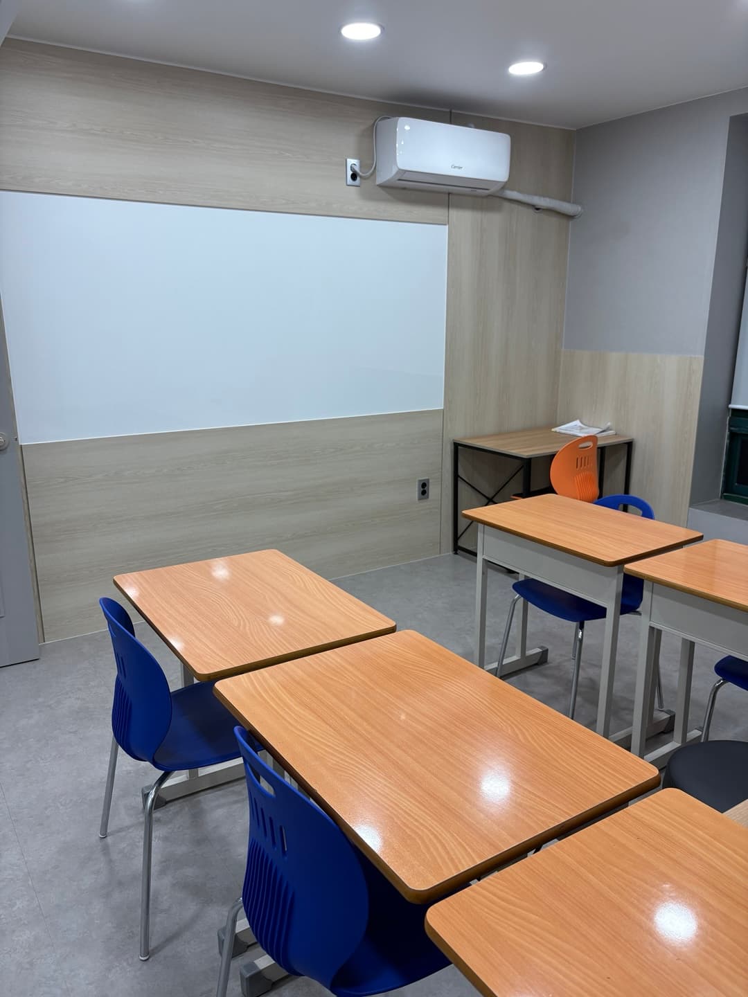 잉글리시업투학원 사진 4
