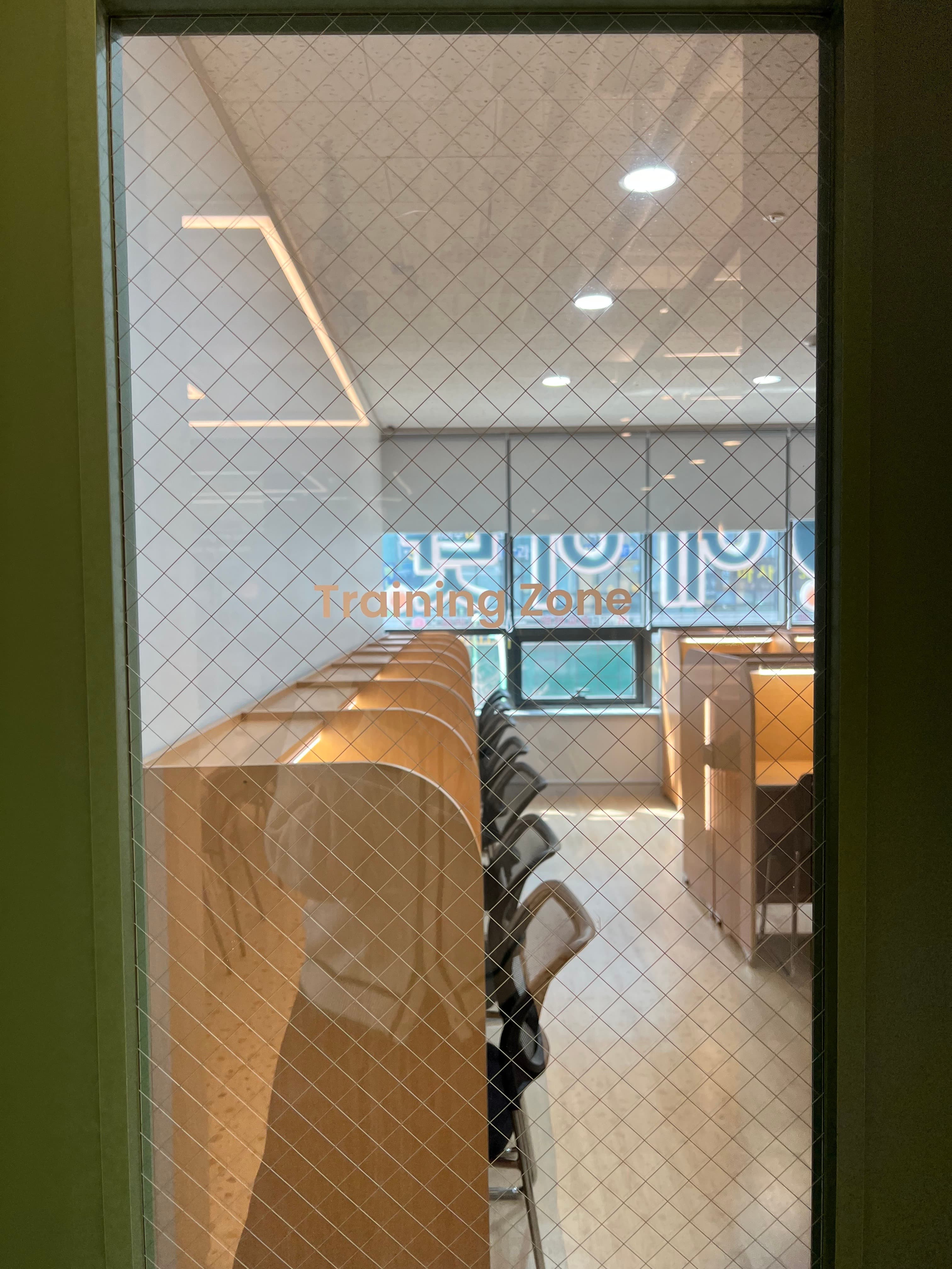 에이닷 영어학원 인천송도지점 사진 8